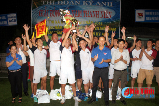 giai bong da nam thanh nien tx ky anh hap dan nguoi xem