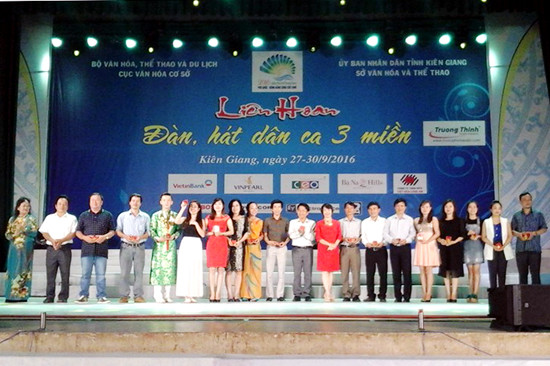 ha tinh gianh 3 huy chuong tai lien hoan dan hat dan ca 3 mien