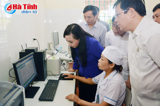bo truong bo y te kiem tra cong tac cham soc suc khoe tai ha tinh