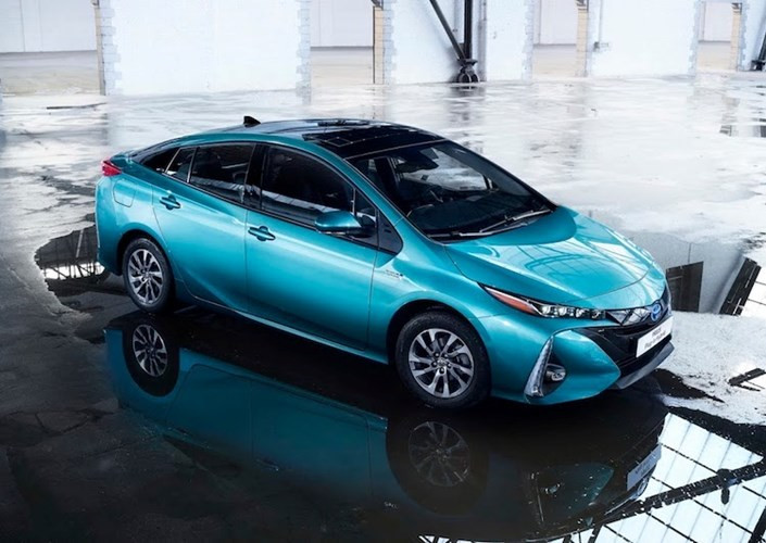 toyota prius plug in hybrid uong 1lit xang 100 km