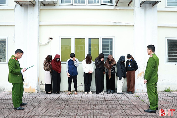 Đánh bạc bằng máy bắn cá tại trung tâm thương mại ở Hà Tĩnh