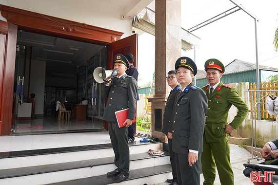 Cưỡng chế thi hành án với Công ty TNHH Dịch vụ thương mại và đầu tư xây dựng Phương Nam