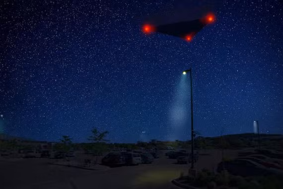 Mỹ công bố hồ sơ về UFO "tam giác đen" khổng lồ