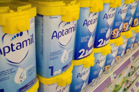 Sữa Aptamil bị thu hồi khẩn cấp tại Anh, độc tố bên trong gây hại gì?