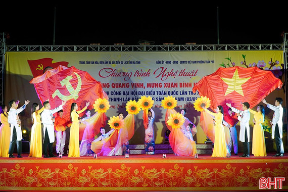 Sôi nổi chương trình nghệ thuật mừng Đảng, mừng Xuân tại phường Trần Phú