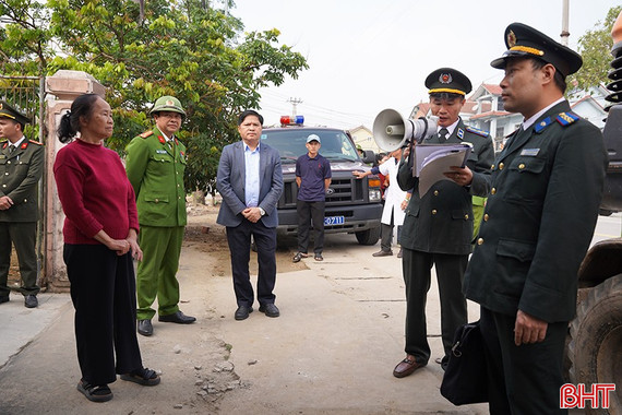 Cưỡng chế thi hành án dân sự về tranh chấp quyền sử dụng đất