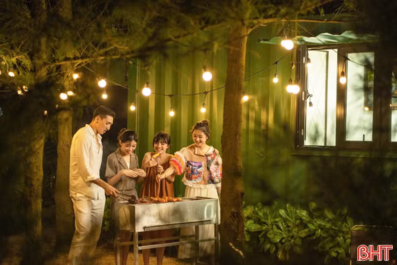 Du khách trải nghiệm homestay lắp ghép ở Hà Tĩnh