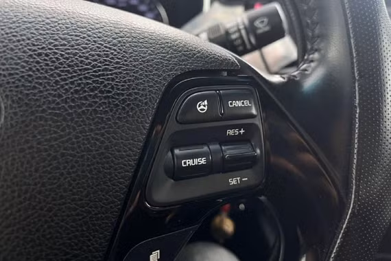 Vì sao ô tô số sàn hiếm được trang bị Cruise Control?
