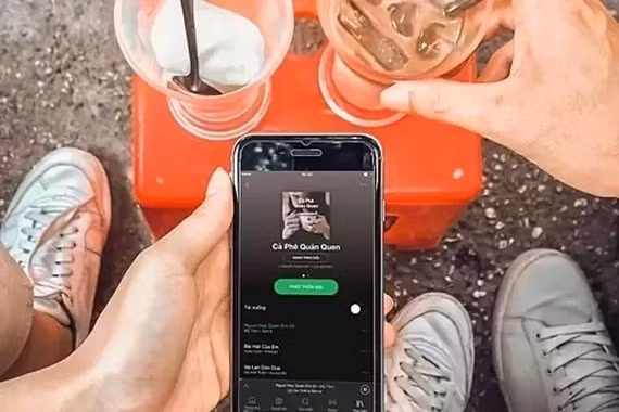 Thói quen "xài chùa" nhạc Việt