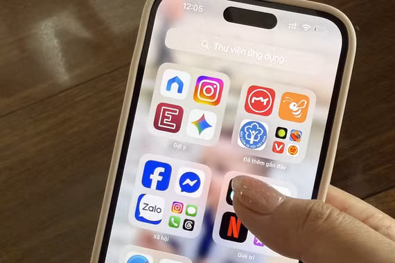 "Phát điên" khi không có điện thoại