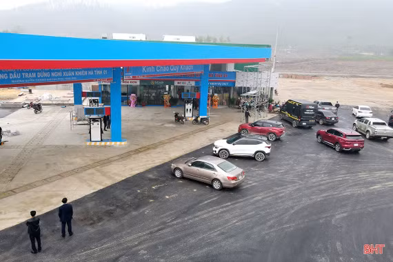 Các trạm dừng nghỉ cao tốc Bắc-Nam sẽ có trạm, trụ sạc dành cho xe điện