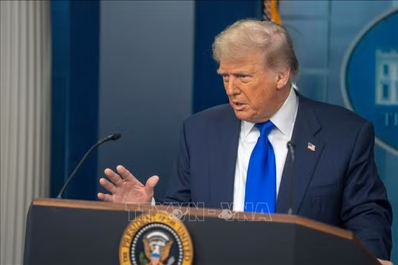 Tổng thống Trump cảnh báo Iran "sẽ không tồn tại" nếu Mỹ không tiếp tục kiềm chế