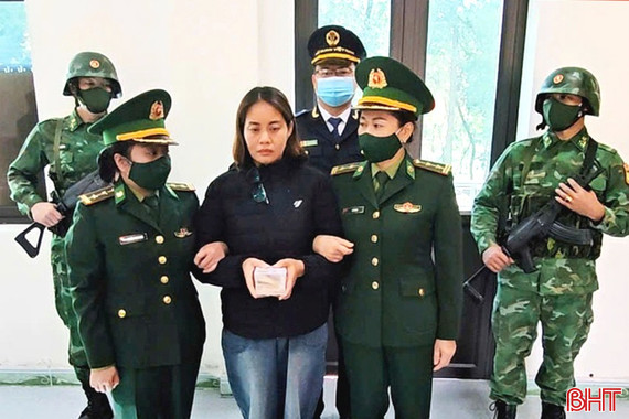 Bắt đối tượng vận chuyển vàng trái phép qua biên giới Hà Tĩnh