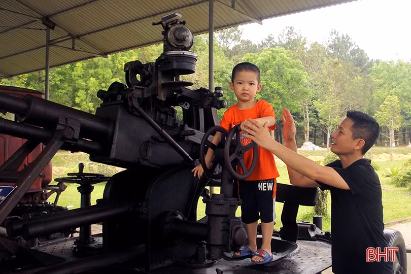 Du khách muôn phương đến tri ân tại Khu di tích Ngã ba Đồng Lộc