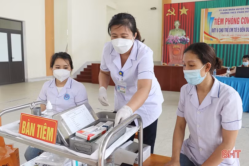 Các địa phương ở Hà Tĩnh tiêm phòng COVID-19 cho học sinh 11 tuổi