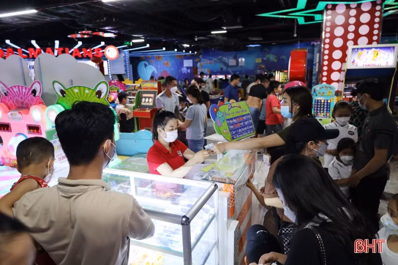 Trung tâm thương mại, khu vui chơi tại Hà Tĩnh hút khách kỳ nghỉ lễ 30/4 - 1/5