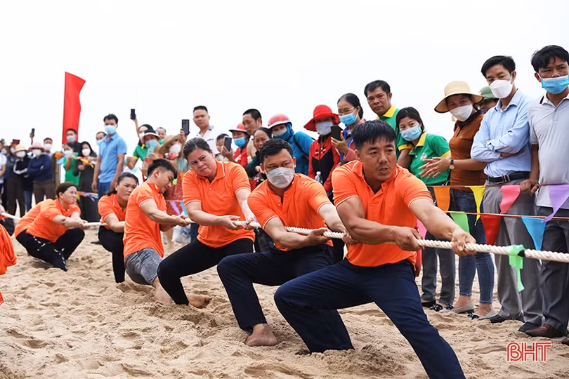 Sôi nổi các hoạt động văn hóa, thể thao chào mừng lễ khai trương du lịch biển TX Kỳ Anh