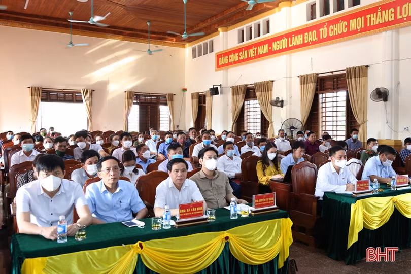 Cử tri thị trấn Thiên Cầm kiến nghị nhiều nội dung về thu hút đầu tư du lịch, dịch vụ