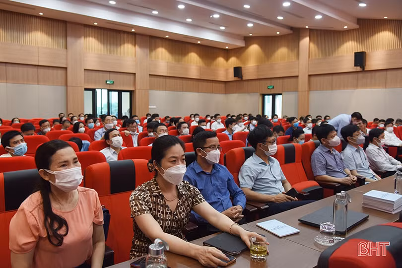 Cán bộ, đảng viên Hà Tĩnh chủ động nâng cao nhận thức về cuộc cách mạng công nghiệp 4.0