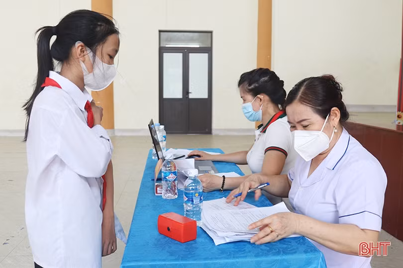 Các địa phương ở Hà Tĩnh tiêm phòng COVID-19 cho học sinh 11 tuổi