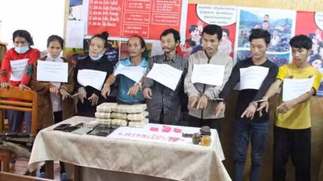 Lào phá vụ án ma túy lớn, thu giữ nhiều vũ khí nóng