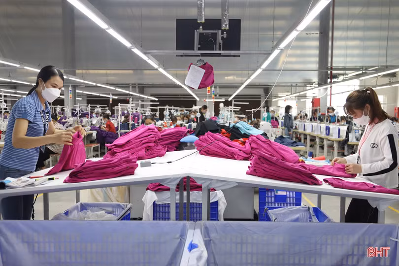 Công nhân, lao động Hà Tĩnh vượt khó - sáng tạo - an toàn - thích ứng