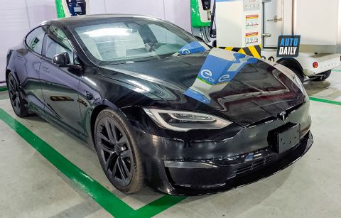 Cận cảnh xe điện 1.020 mã lực Tesla Model S Plaid tại Việt Nam