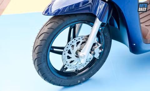 Cận cảnh VinFast Klara S 2022 giá 36,9 triệu, đi 194 km/lần sạc