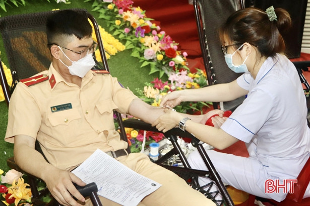 Ngày hội hiến máu nhân đạo ở Vũ Quang thu về 140 đơn vị máu