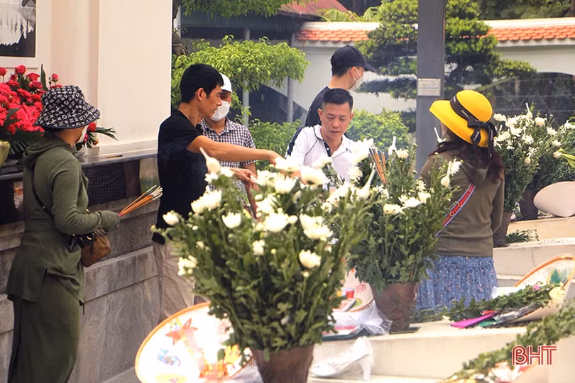 Du khách muôn phương đến tri ân tại Khu di tích Ngã ba Đồng Lộc