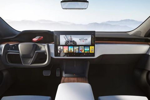 Cận cảnh xe điện 1.020 mã lực Tesla Model S Plaid tại Việt Nam
