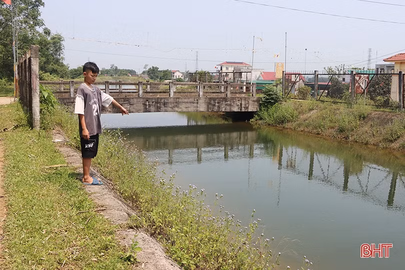 Nam sinh cứu 2 học sinh đuối nước ở Hà Tĩnh: “Em chỉ nghĩ làm sao để cứu nhanh nhất có thể!”