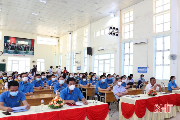 Tôn vinh 21 đoàn viên, công nhân lao động tiêu biểu ngành Y tế Hà Tĩnh