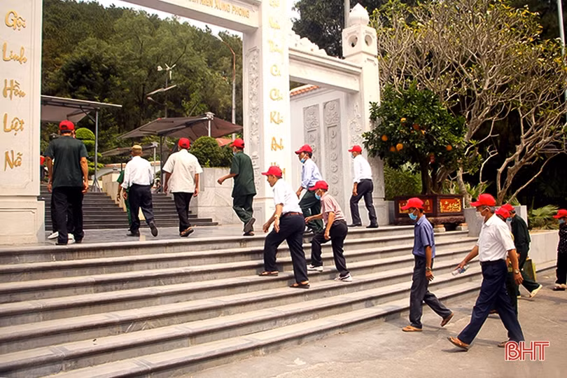 Du khách muôn phương đến tri ân tại Khu di tích Ngã ba Đồng Lộc