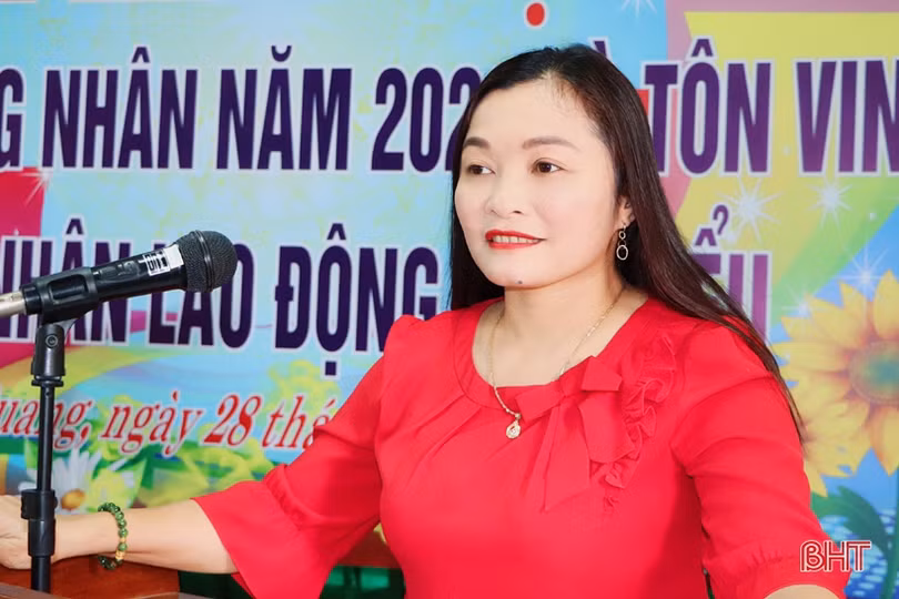 10 công nhân lao động tiêu biểu được huyện Vũ Quang khen thưởng