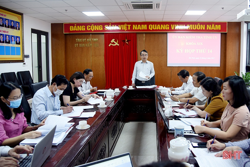 Cách hết chức vụ trong Đảng đối với Giám đốc Công ty TNHH MTV Thủy lợi Bắc Hà Tĩnh