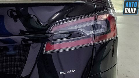 Cận cảnh xe điện 1.020 mã lực Tesla Model S Plaid tại Việt Nam