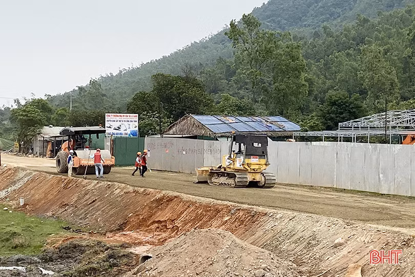 Trên công trường các dự án trọng điểm ở Khu kinh tế Vũng Áng