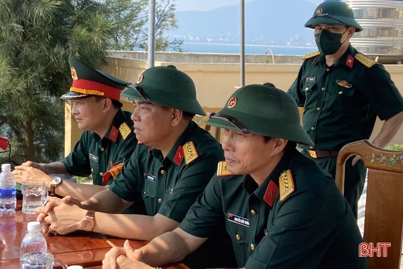 Phân đội Đảo Sơn Dương thực hành tốt bắn đạn thật