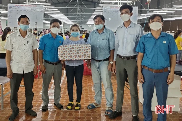 Công đoàn Hà Tĩnh tạo điểm tựa tin cậy cho người lao động