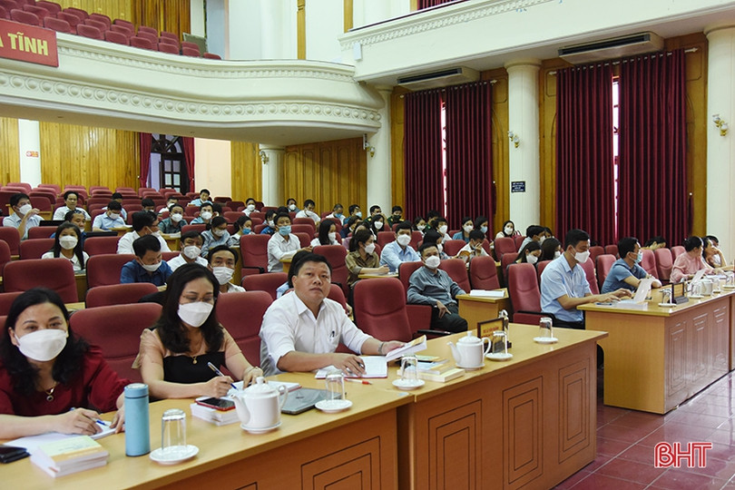 Hơn 4.900 đại biểu tham gia bồi dưỡng công tác giáo dục lý luận chính trị