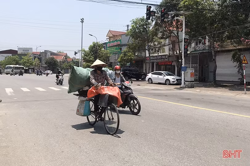 Mưu sinh dưới nắng gắt đầu hè ở Hà Tĩnh