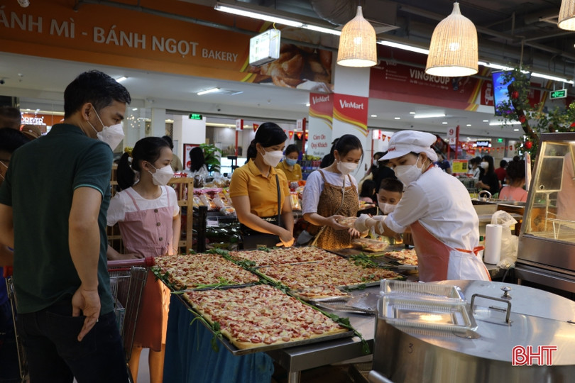 Trung tâm thương mại, khu vui chơi tại Hà Tĩnh hút khách kỳ nghỉ lễ 30/4 - 1/5 ảnh 5 Trung tâm thương mại, khu vui chơi tại Hà Tĩnh hút khách kỳ nghỉ lễ 30/4 - 1/5