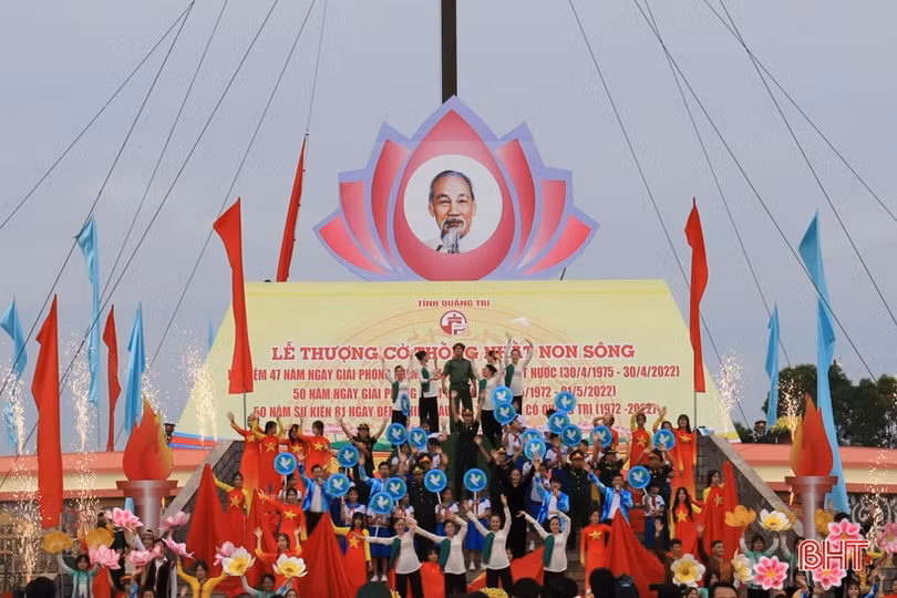 Những hình ảnh tại Lễ thượng cờ Thống nhất non sông