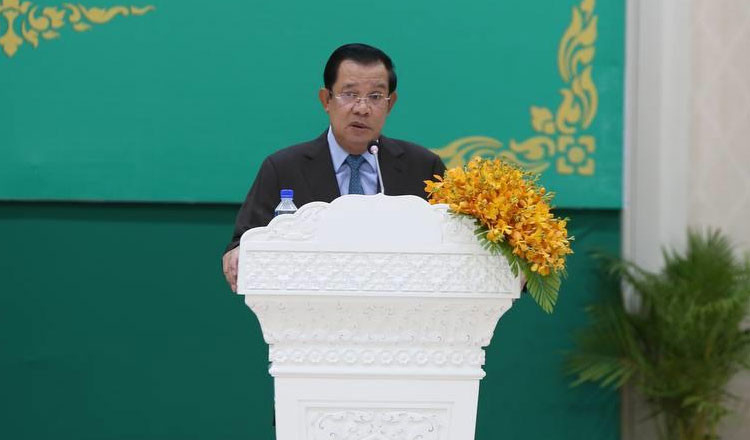 Campuchia bỏ quy định bắt buộc đeo khẩu trang tại không gian mở