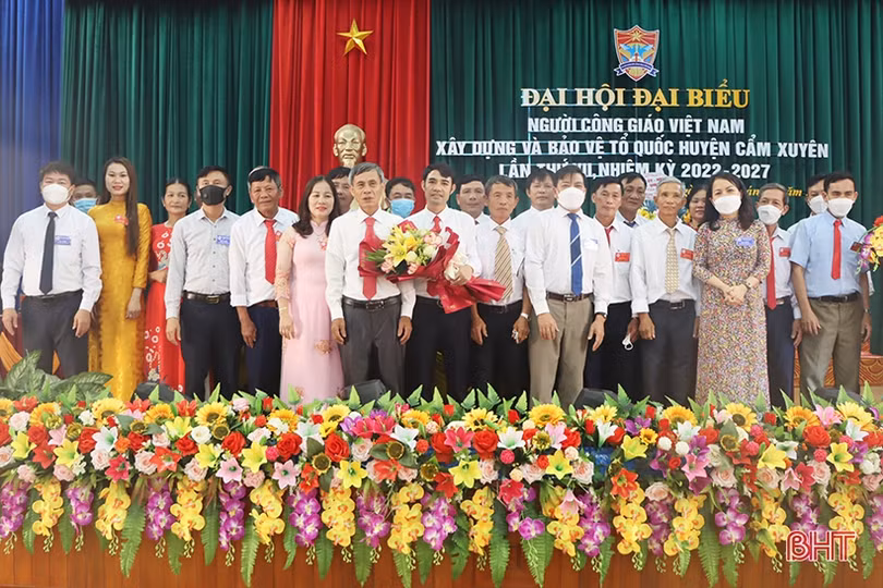 Người Công giáo Cẩm Xuyên tích cực đóng góp xây dựng và bảo vệ Tổ quốc