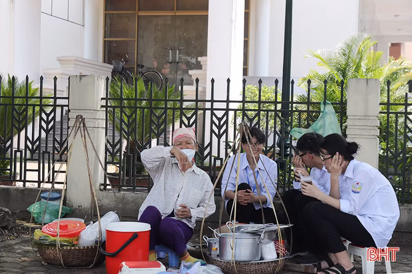 Mưu sinh dưới nắng gắt đầu hè ở Hà Tĩnh