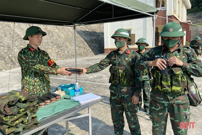 Phân đội Đảo Sơn Dương thực hành tốt bắn đạn thật