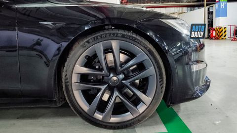 Cận cảnh xe điện 1.020 mã lực Tesla Model S Plaid tại Việt Nam
