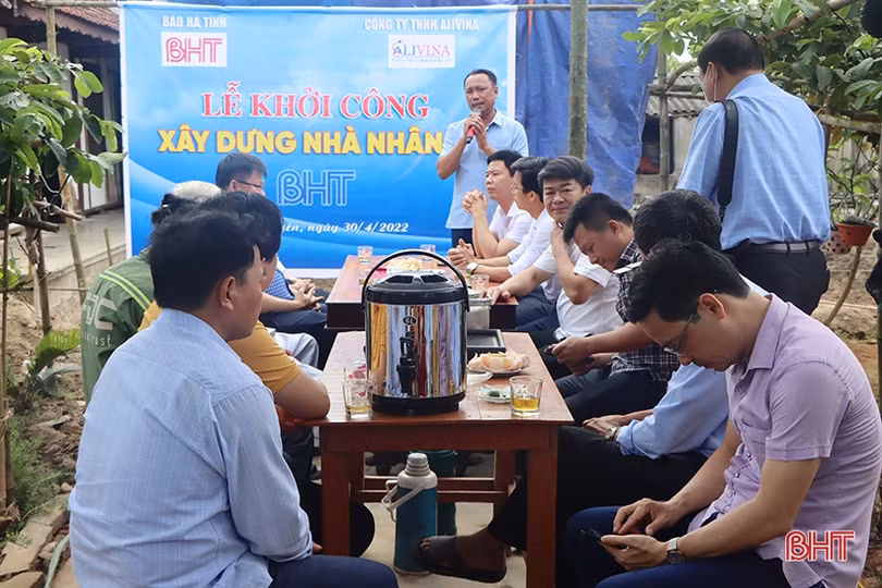 Công ty ALIVINA tài trợ 100 triệu đồng xây nhà kiên cố cho cựu chiến binh